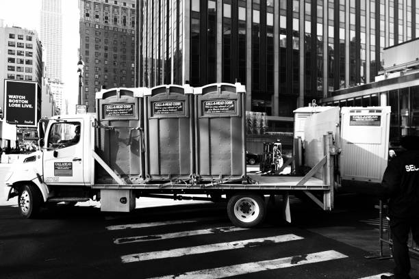 Best Porta potty delivery and setup  in Hillsbo, OR